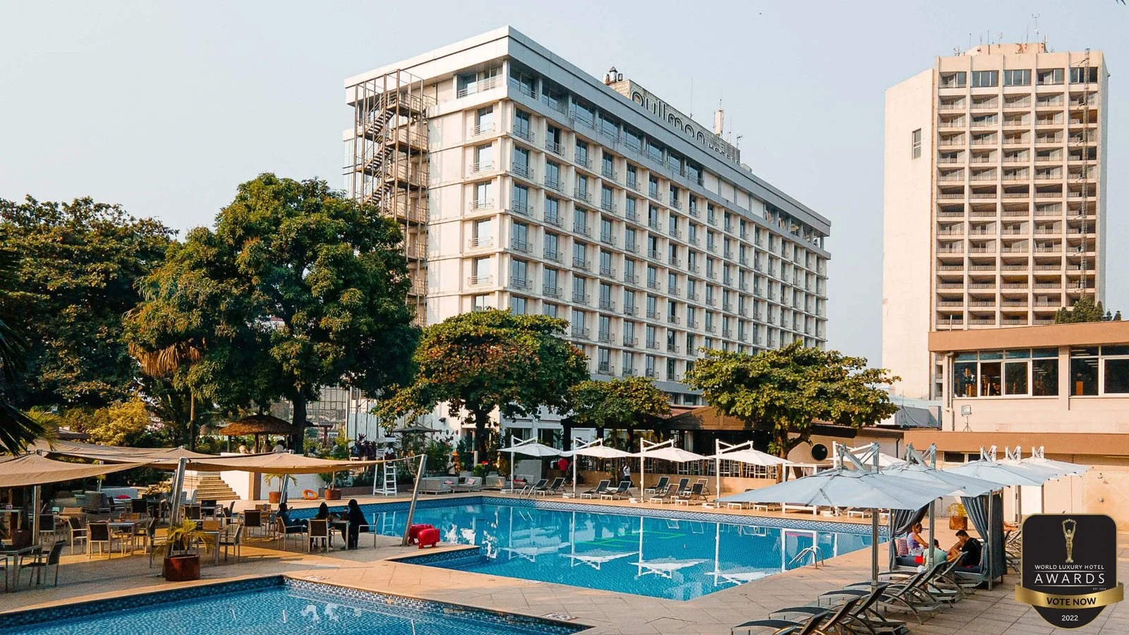 Hotel and pool in Kinshasa