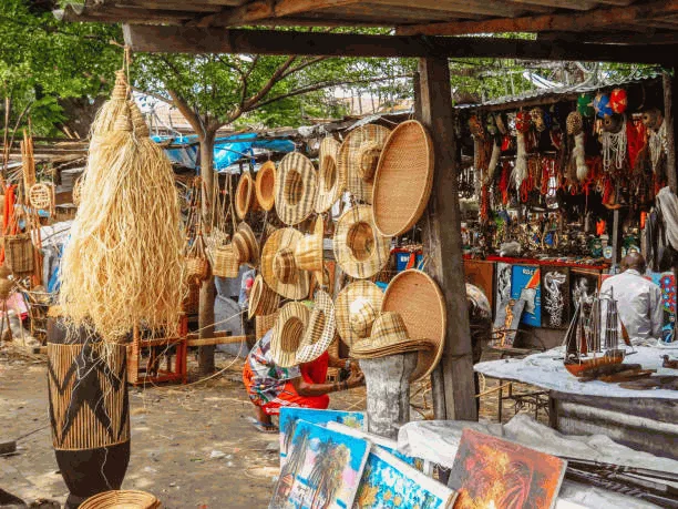 Design markets, fashion, and contemporary art