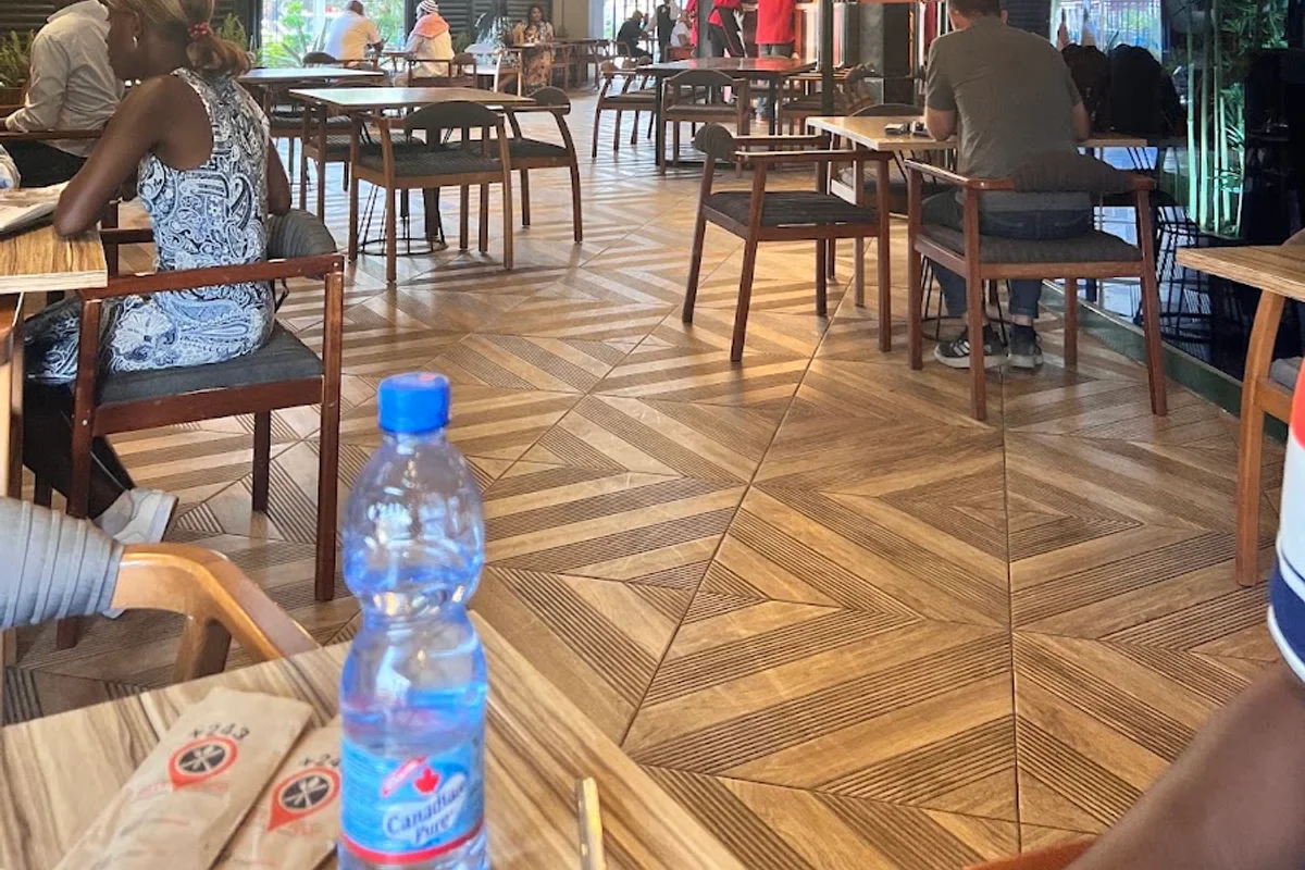 +243 Fast Food photo