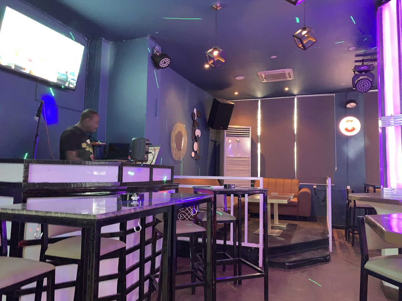 Le klub lounge bar photo 5