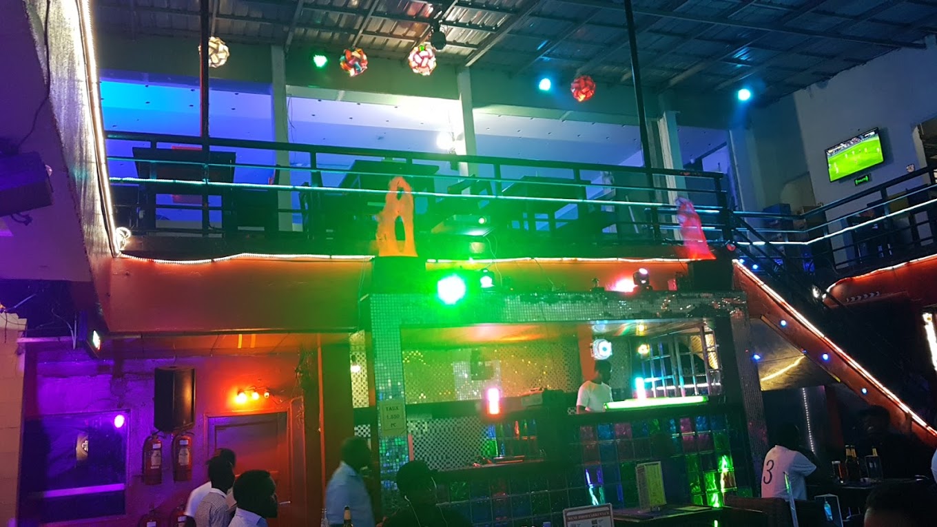 Lounge Bar CARRÉ club photo 4