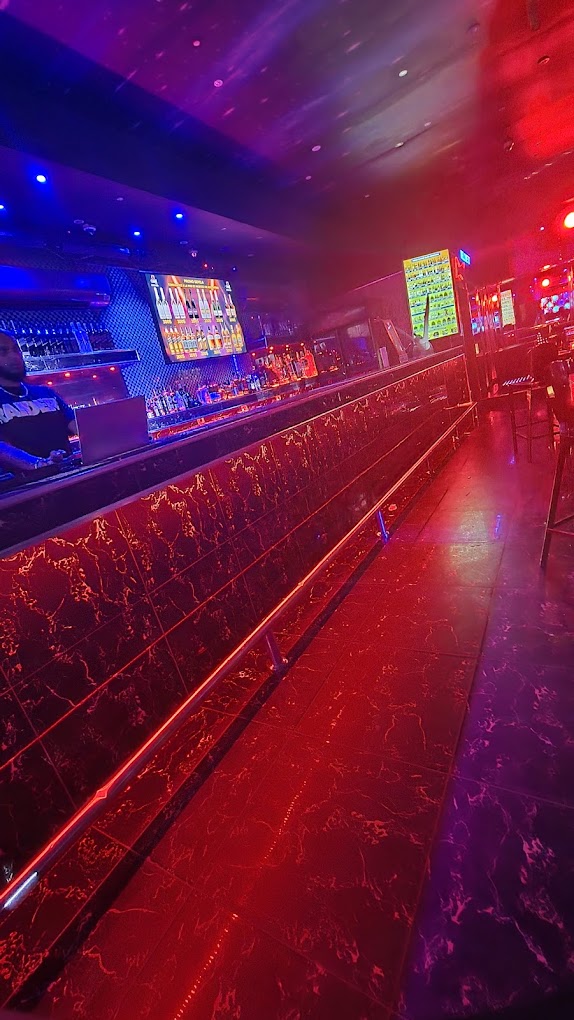 Lounge Bar CARRÉ club photo 5