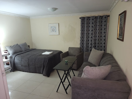 Mike's Flat Hotel photo 4