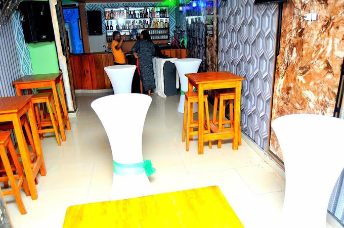 New Edition Lounge photo 2