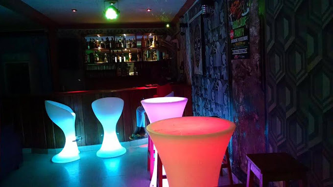 New Edition Lounge photo 4